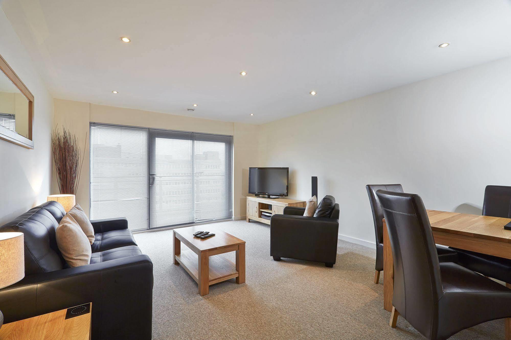 The Paramount, Swindon Ngoại thất bức ảnh