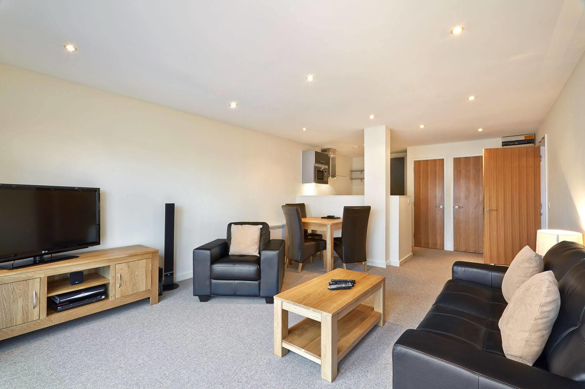 The Paramount, Swindon Ngoại thất bức ảnh