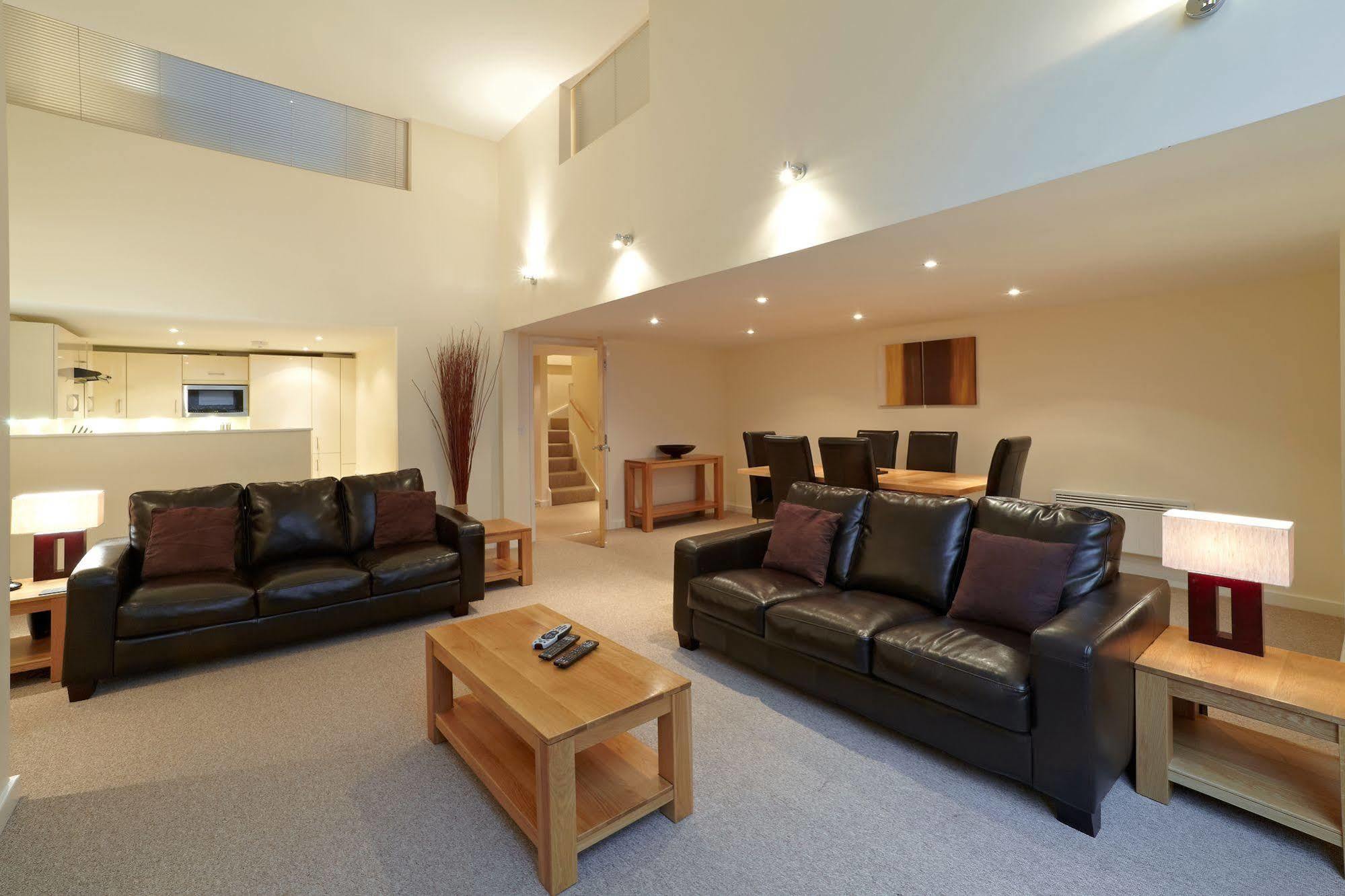 The Paramount, Swindon Ngoại thất bức ảnh