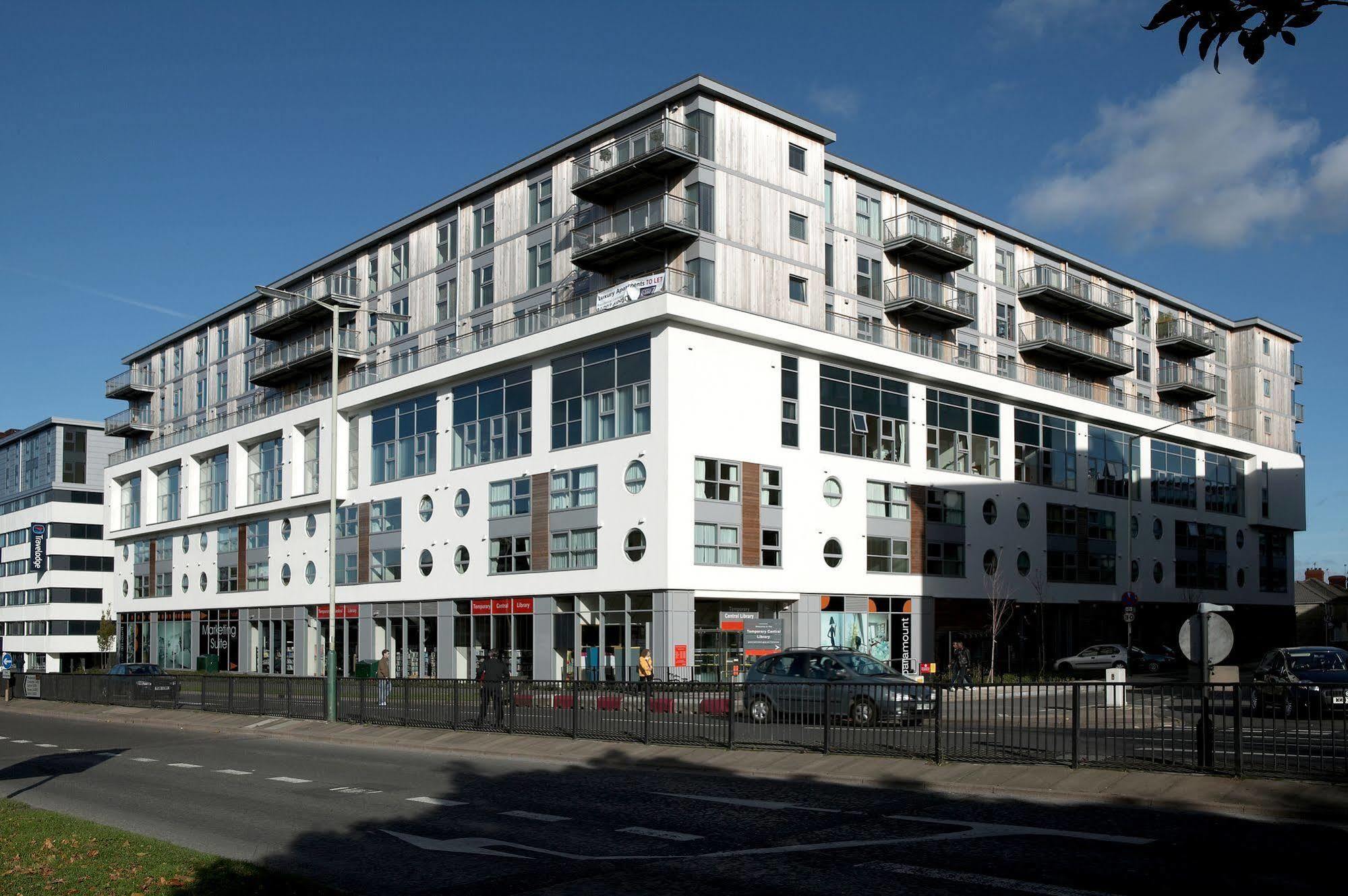 The Paramount, Swindon Ngoại thất bức ảnh